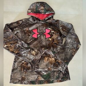 Under armour camo sweatshirt